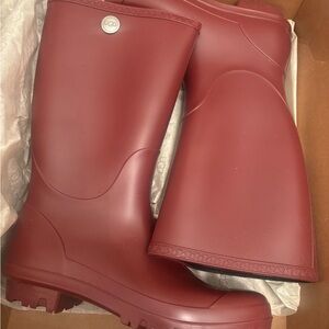 UGG Women's Burgundy rain Boots